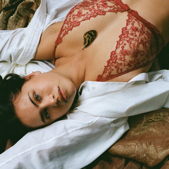 Tisja Damen 'Gaia' 4 piece set, bralette, brief, collar & garters, Red, S / M - Picture 13 of 16